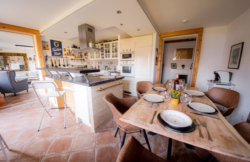 Aufham Apartment | At the foot of the Alps ❖ 10 minutes from Salzburg ❖ Garden ❖ Sauna ❖ Home cinema