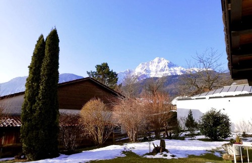 Aufham Apartment | At the foot of the Alps ❖ 10 minutes from Salzburg ❖ Garden ❖ Sauna ❖ Home cinema