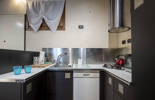 Verona City Centre Apartment | At the foot of the castle/4PL/Apt. FULL