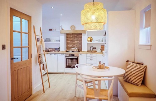 Broughty Ferry Cottage | At the River - If you're fond of sand dunes