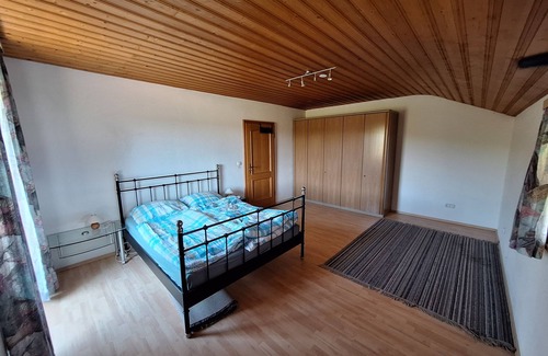 Pittenhart Apartment | At the Wegmacher with balcony