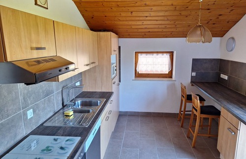 Pittenhart Apartment | At the Wegmacher with balcony
