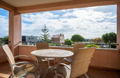 Creixell Villa | AT130 Casa con piscina privada, aire acondicionado y garaje