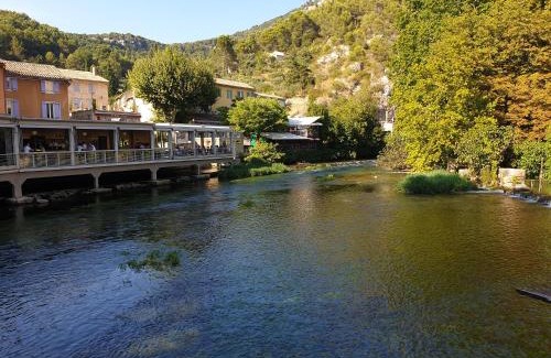 Fontaine-de-Vaucluse Apartment | Atelier n°4