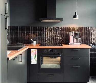 Sonnenberg Apartment | Atelier Noé NOIR - Kunstvoll Wohnen - Wunderbares Frühstück möglich - Ruhig und nah am Zentrum -