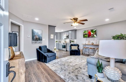 Chamblee House | ATH - Chamblee - 2BR -Pet Friendly -Ranch (lawson)