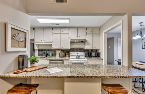 Marietta House | ATH -Marietta -2BR -Sleeps 6 -Pets -Fenced (twin)