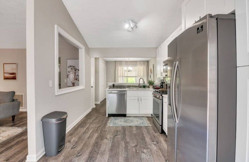 Kennesaw House | ATH - Sleeps 6 - 3 Beds - Pet friendly - Owens