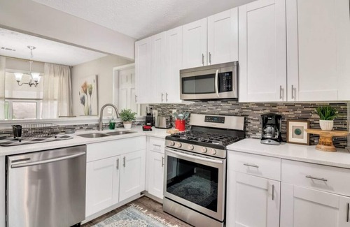 Kennesaw House | ATH - Sleeps 6 - 3 Beds - Pet friendly - Owens