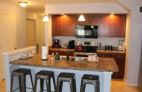 Athens House | Athens city townhouse, 3 bedrooms, 2.5 baths, FREE Wi-Fi, FREE Parking, Deck, 18