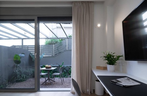 Kallithea Apartment | Athens Hill - Garden Apartment