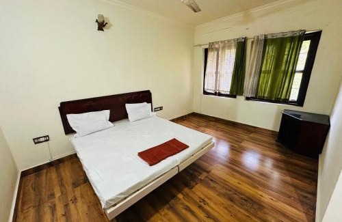 Alappuzha Cabin | Athens Hotel