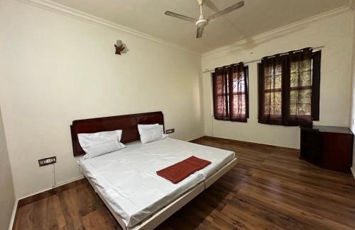 Alappuzha Cabin | Athens Hotel