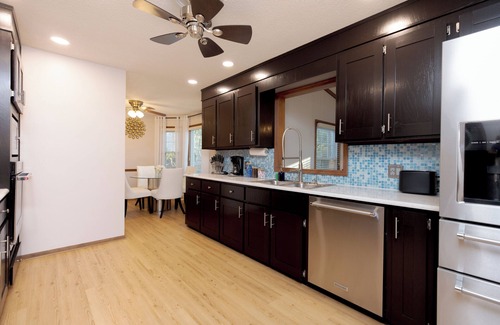 Warner Robins House | AtHome+1 Stay | Close to RAFB | 2 Car Garage