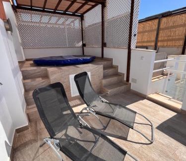 Puerto Rey Apartment | Atico Helena con solarium y jacuzzi privado en Laguna Beach