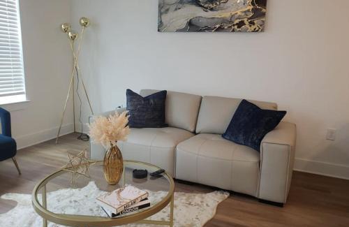 Reynoldstown Apartment | ATL Modern Oasis