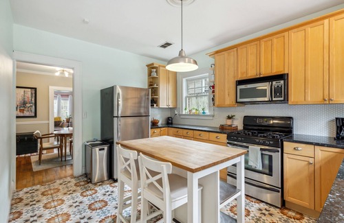 Ormewood Park House | ATL Oasis: Fenced Yard, Gated Parking, 5 mins to dtown/20 mins to airport
