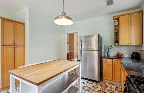Ormewood Park House | ATL Oasis: Fenced Yard, Gated Parking, 5 mins to dtown/20 mins to airport