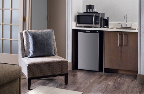 Stone Mountain Hotel | Atlanta Evergreen Lakeside Resort