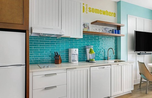 Fairlie-Poplar Historic District Hotel | Atlanta Margaritaville Studio Deluxe Unit!