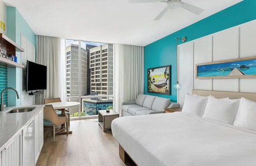 Fairlie-Poplar Historic District Hotel | Atlanta Margaritaville Studio Deluxe Unit!