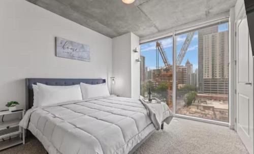 Midtown Apartment | Atlanta Midtown High-Rise Condo With King Bed Free Parking and Balcony With View