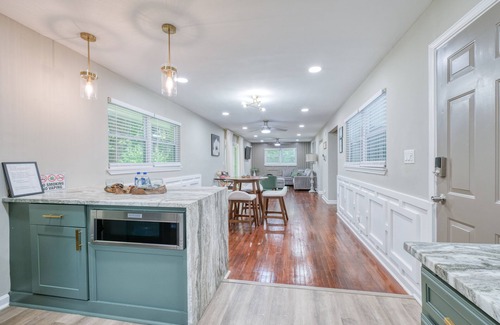 East Point House | Atlanta's East Point charm, just a 13-min drive away from Mercedes-Benz Stadium