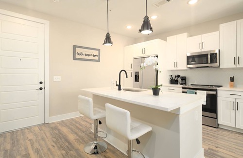 Summerhill Apartment | Atlanta’s Summerhill Stay