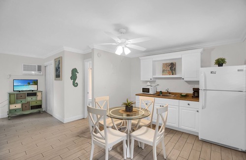 Tavernier Hotel | Atlantic Bay Resort