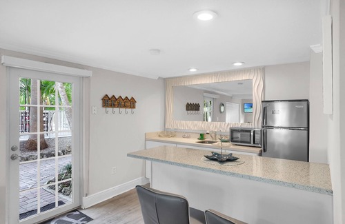 Tavernier Hotel | Atlantic Bay Resort