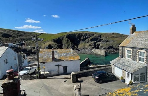 Port Isaac House | Atlantic Cottage Port Isaac 2 bedroom with parking