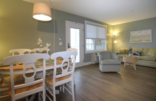 Old Orchard Beach Condo | Atlantic Ocean Suites - Sand Dollar Suite 2