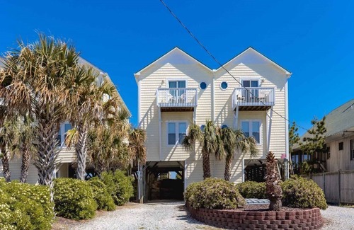 Topsail Beach Condo | Atlantic Sunrise - Stunning 4BR Oceanfront 1/2 Duplex - Heart of Topsail Beach
