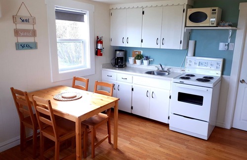 Lunenburg Hotel | Atlantic View Motel and Cottages