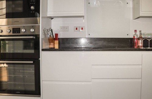 Poundstock Cottage | ATLANTIC VIEW, pet friendly, with a garden in Bude