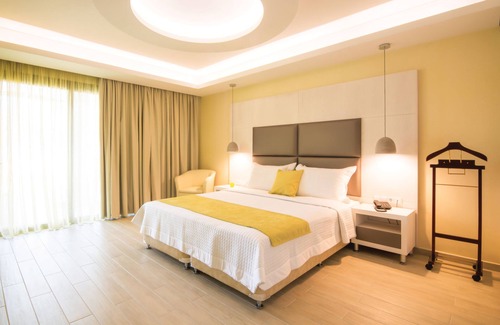 Lambi Resort | Atlantis Hotel