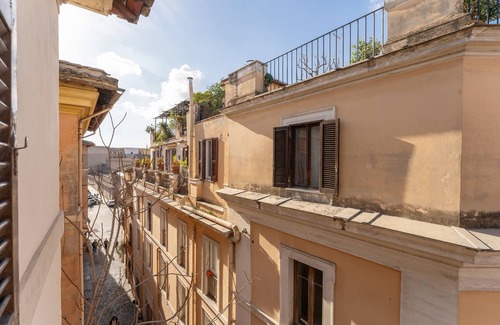 Trastevere House | Atmosphera Trastevere, Glamour Apt in the Center