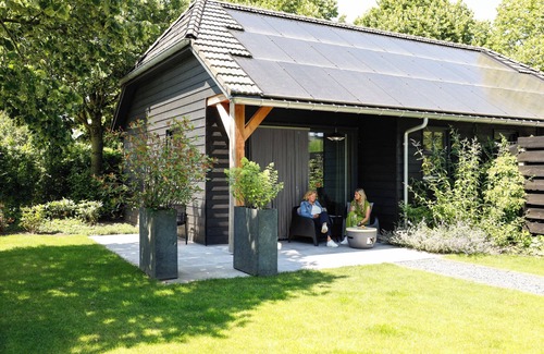 Wilbertoord Apartment | Atmospheric luxury holiday home – spacious garden – 5 minutes from the forest.