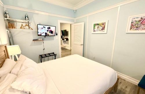 Historic Seaport Apartment | Atocha Cottage - Harbor Walk Hideaways