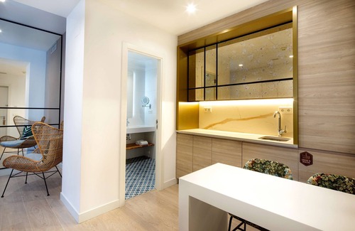Golden Triangle of Art Hotel | Atocha Hotel Madrid, Tapestry Collection by Hilton