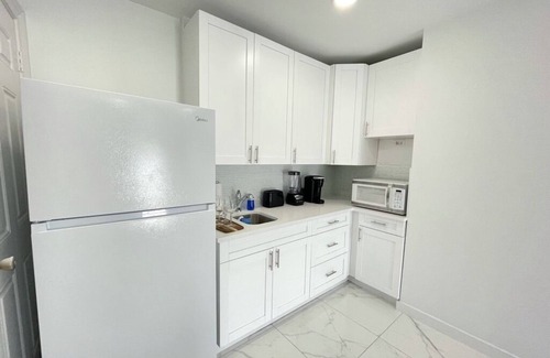 Golden Gate Apartment | Attached Apartment-private patio-centrally located