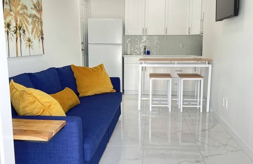 Golden Gate Apartment | Attached Apartment-private patio-centrally located
