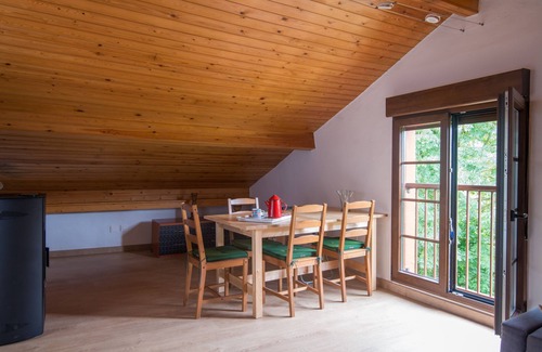 Peruyes Apartment | Attic apartment recently renovated and with land for exclusive use