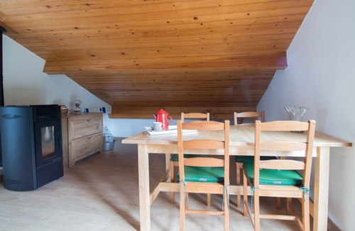 Peruyes Apartment | Attic apartment recently renovated and with land for exclusive use
