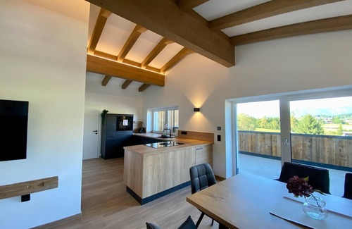 Saalfelden am Steinernen Meer Apartment | Attic Apartment in Saalfelden near Ski Slopes