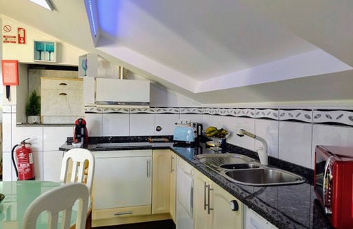 Camara de Lobos Apartment | ATTIC BAY WOLF CHAMBER