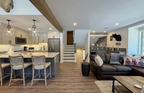 Bartlett House | Attitash Heights | Ski in/out Getaway with Pool