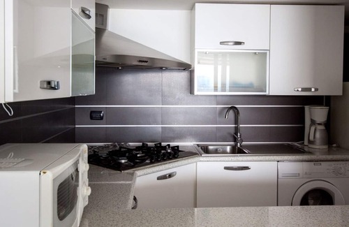 Susello Apartment | Attractive 3½-room apartment with 2 balconies, pool and dream view