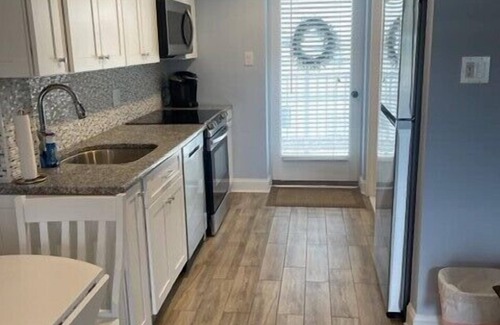 Avalon Condo | Attractive, air-conditioned Merrimack Condominium offering beachblock location