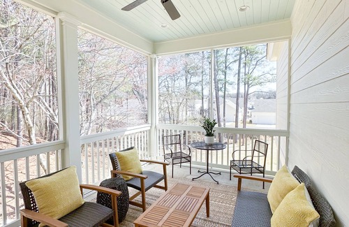 Oxford Cottage | Attractive get away at The Lamar minutes from the Square